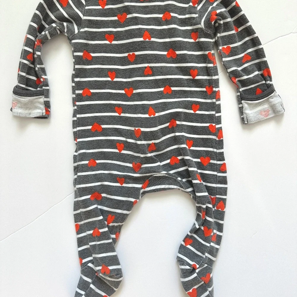 Old Navy Baby Girl Pajamas Gray Stripe Hearts Size 3-6M